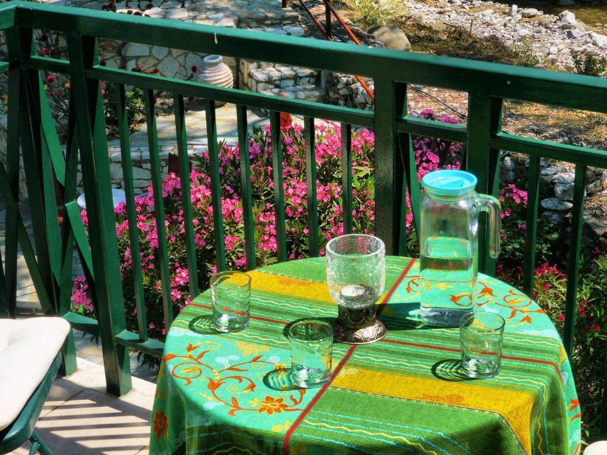 Steinturm Mit Dach-Terrasse Zwischen Fluss, Meer Und Gebirge- Spiti Pirgos Paralia Sergoulas 외부 사진