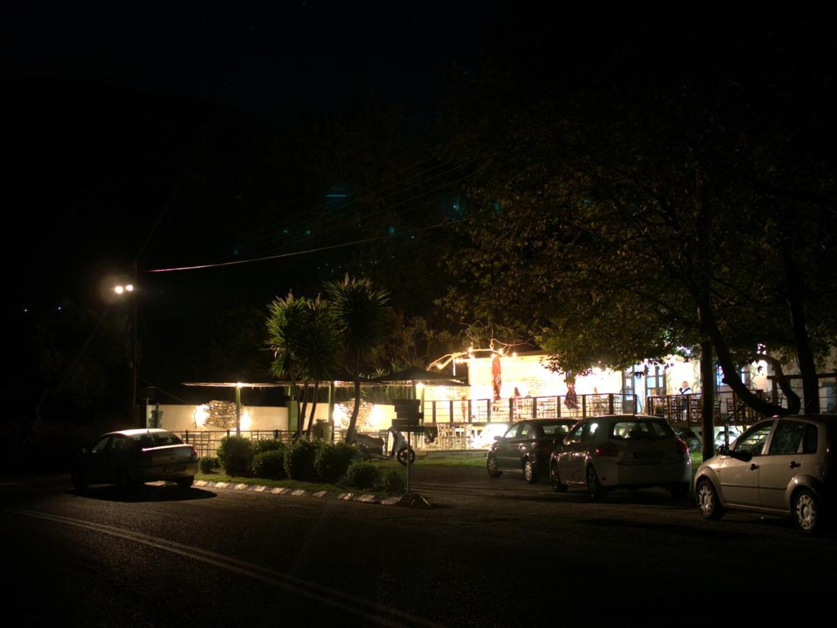 Steinturm Mit Dach-Terrasse Zwischen Fluss, Meer Und Gebirge- Spiti Pirgos Paralia Sergoulas 외부 사진