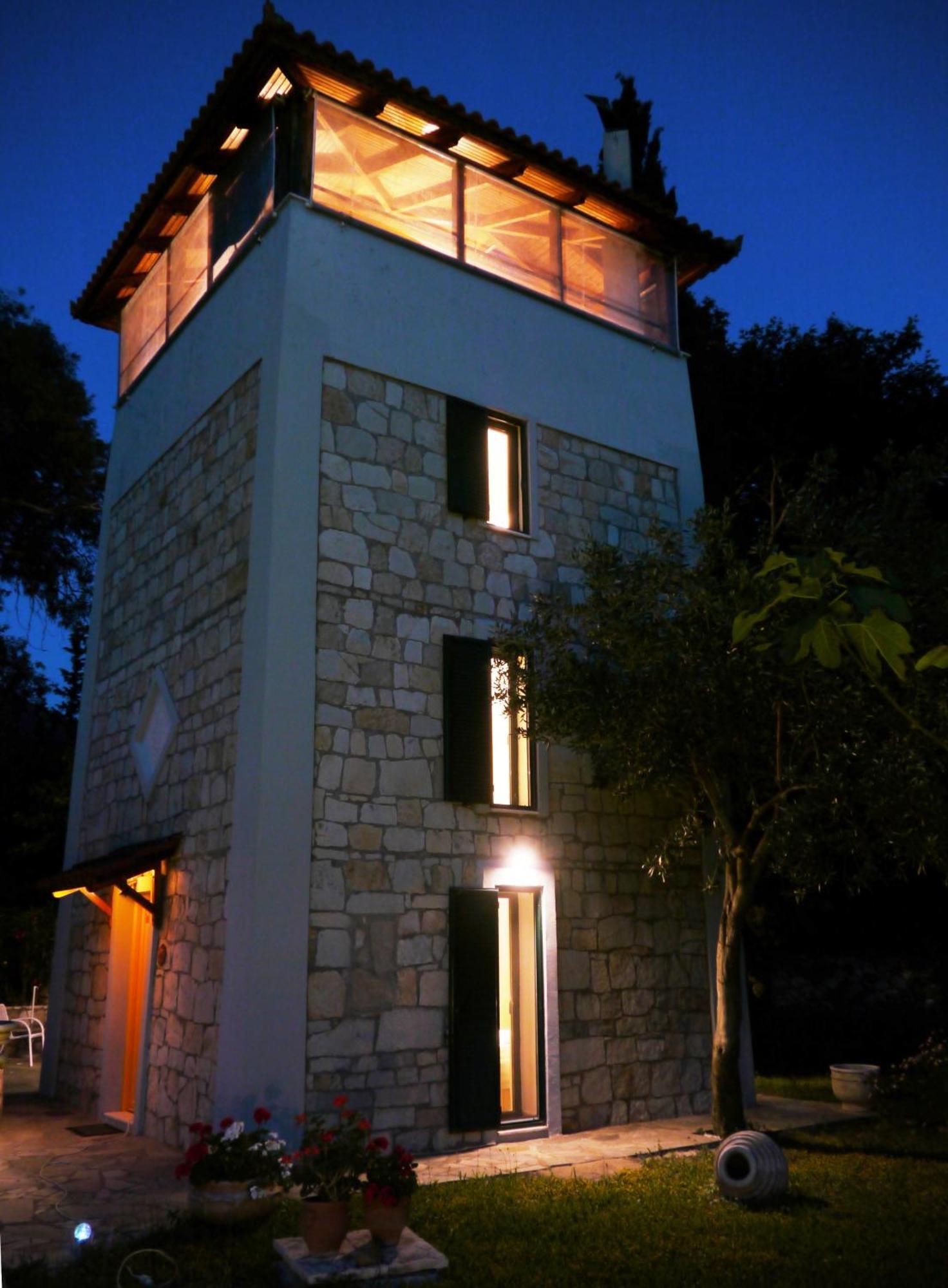 Steinturm Mit Dach-Terrasse Zwischen Fluss, Meer Und Gebirge- Spiti Pirgos Paralia Sergoulas 외부 사진