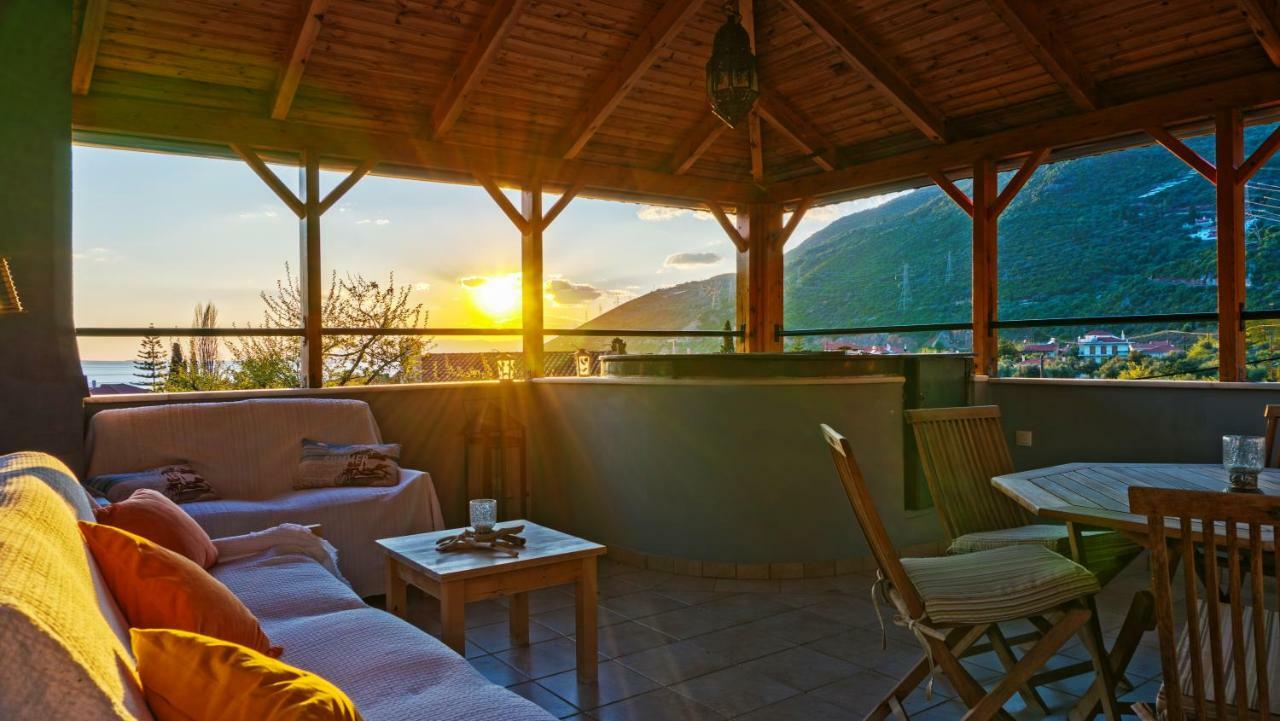 Steinturm Mit Dach-Terrasse Zwischen Fluss, Meer Und Gebirge- Spiti Pirgos Paralia Sergoulas 외부 사진